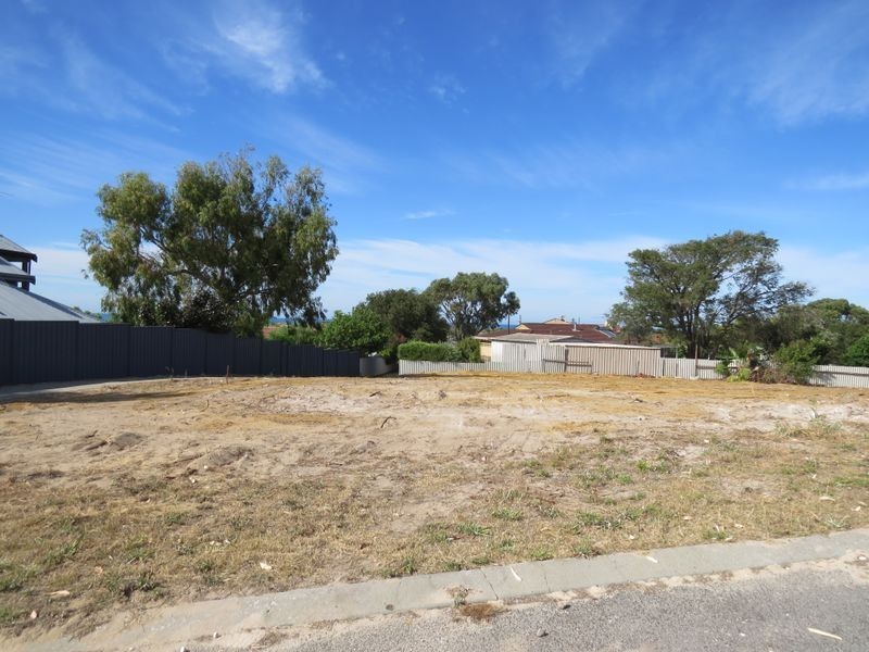 11 Evans Place, Two Rocks WA 6037