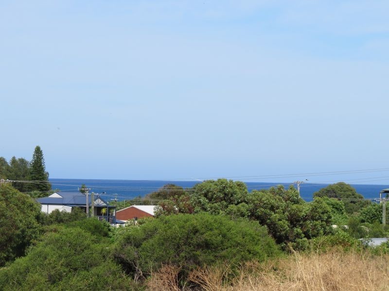 11 Evans Place, Two Rocks WA 6037