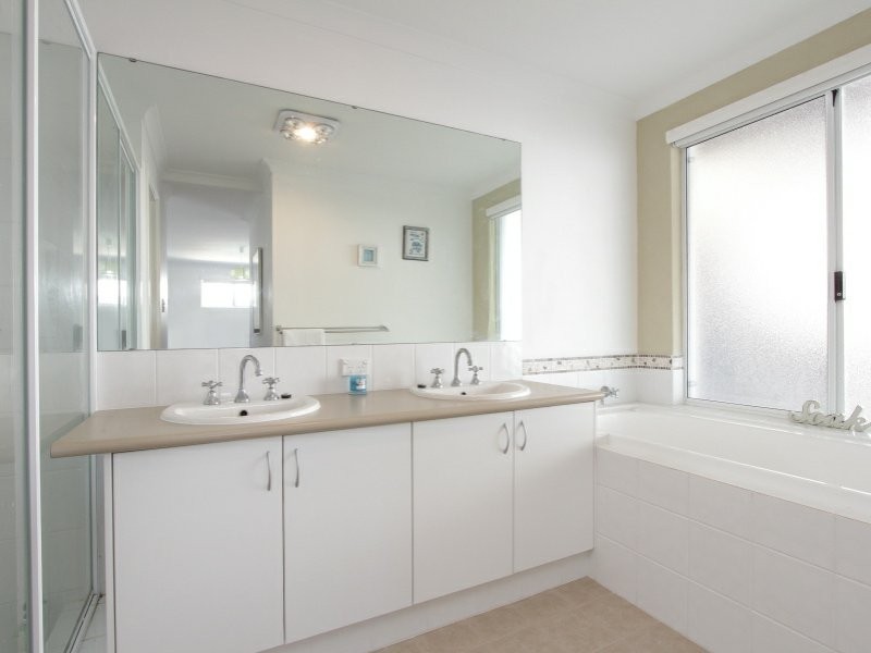 11 Clearview Street, Yanchep WA 6035