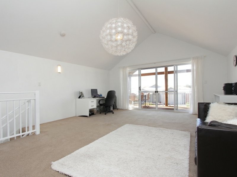 11 Clearview Street, Yanchep WA 6035