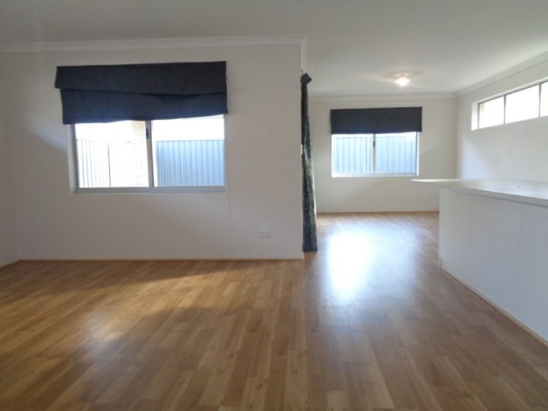 41 Avon Road, Yanchep WA 6035