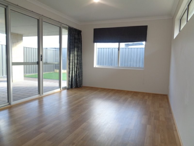 41 Avon Road, Yanchep WA 6035