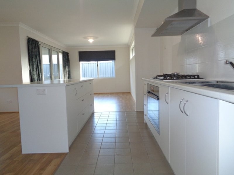 41 Avon Road, Yanchep WA 6035