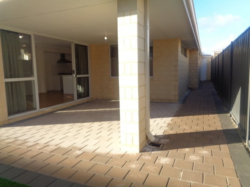 41 Avon Road, Yanchep WA 6035