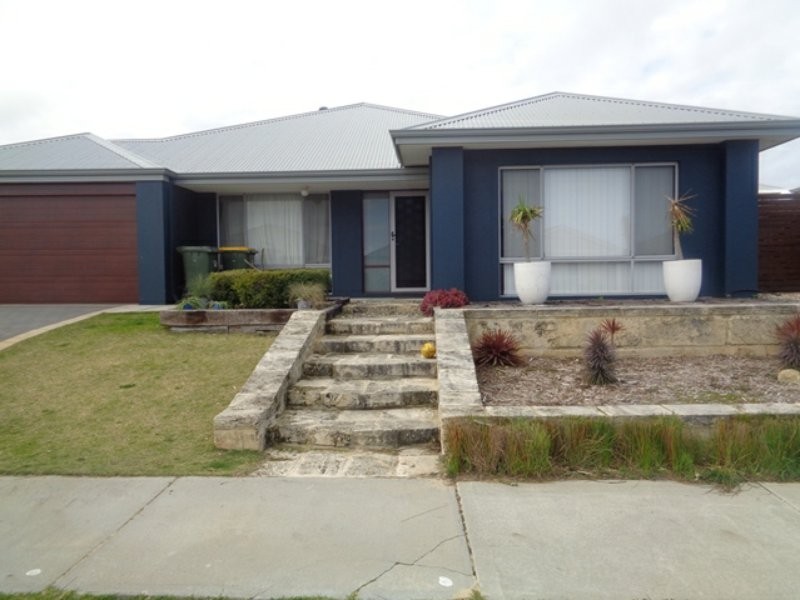 10 Lunar Street, Yanchep WA 6035