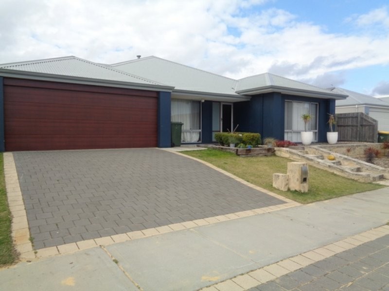 10 Lunar Street, Yanchep WA 6035