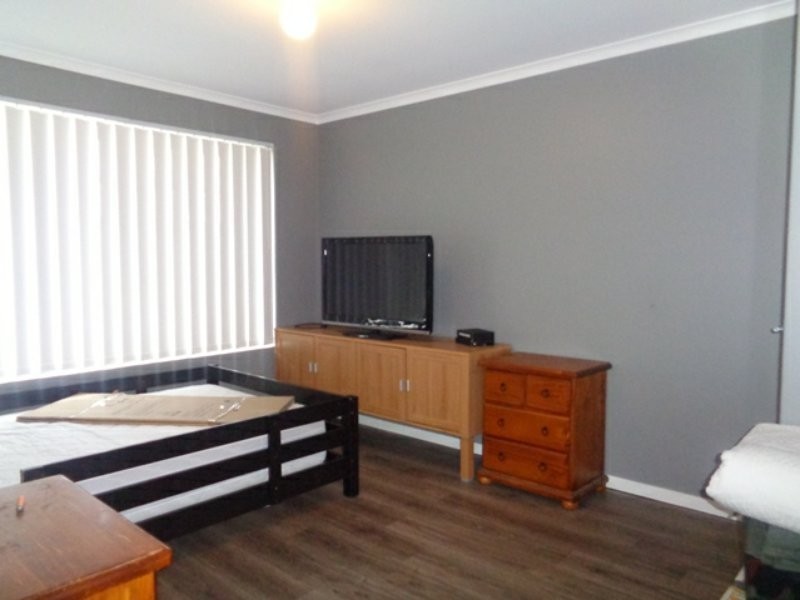 10 Lunar Street, Yanchep WA 6035