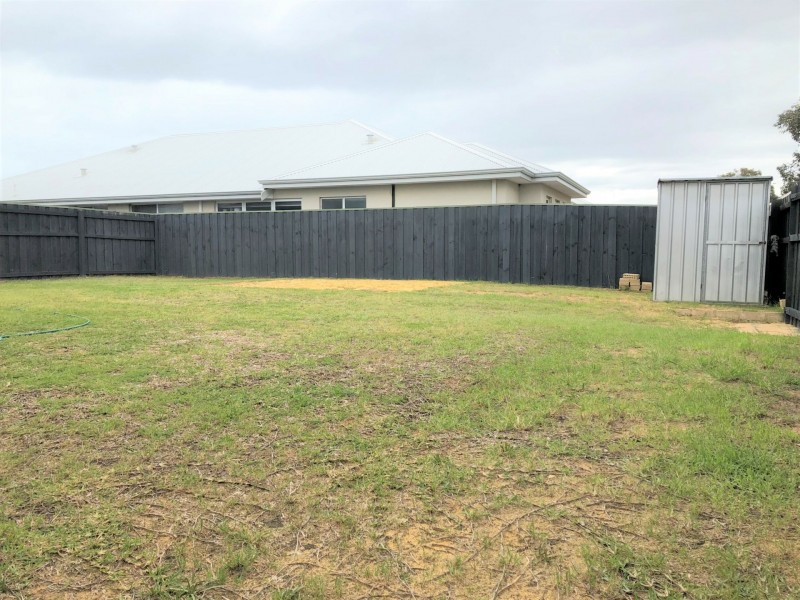 7 Oldsalt Brace, Yanchep WA 6035