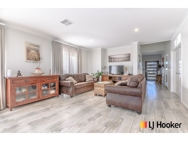 24 Cuttlefish Street, Yanchep WA 6035