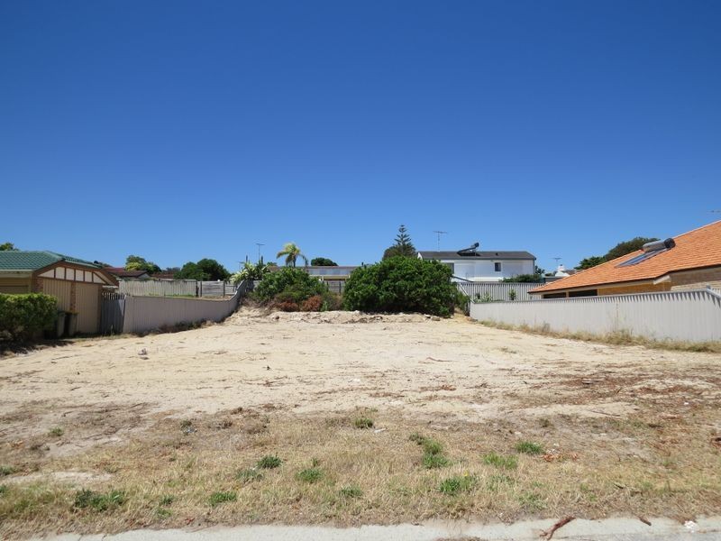 8 Weatherley Drive, Two Rocks WA 6037