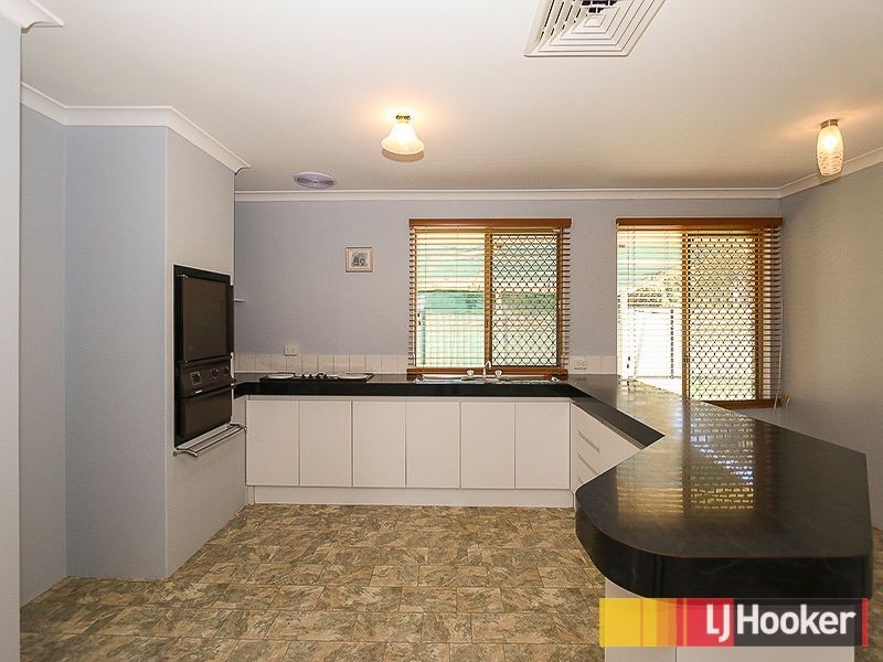 33 Blaxland Avenue, Two Rocks WA 6037