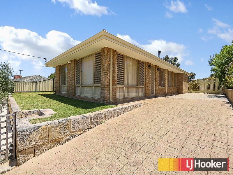 33 Blaxland Avenue, Two Rocks WA 6037