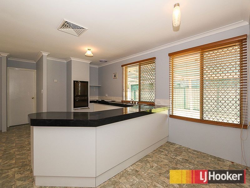 33 Blaxland Avenue, Two Rocks WA 6037