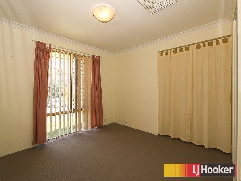 33 Blaxland Avenue, Two Rocks WA 6037