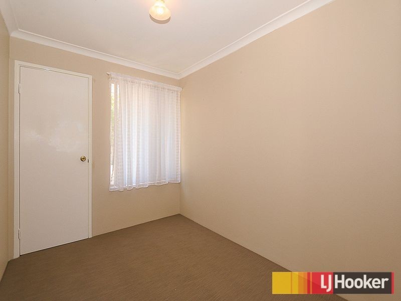 33 Blaxland Avenue, Two Rocks WA 6037