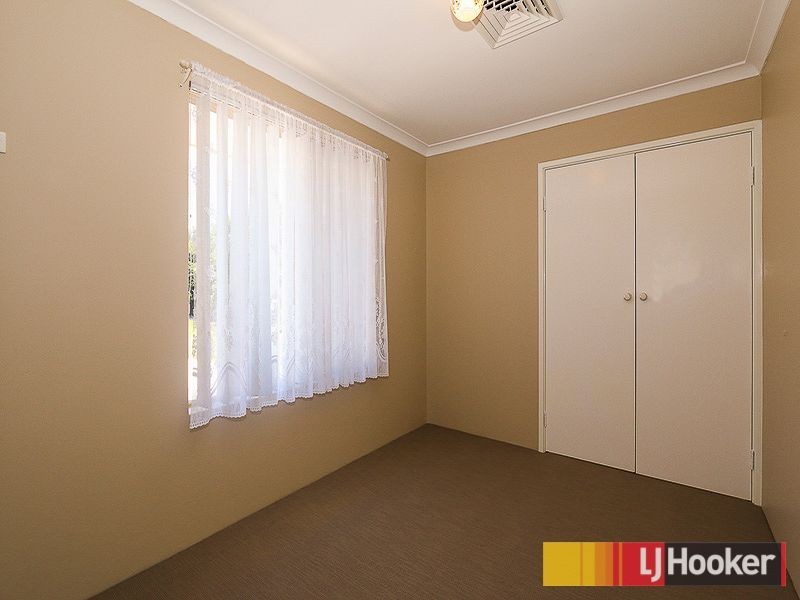 33 Blaxland Avenue, Two Rocks WA 6037