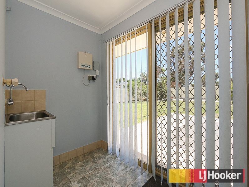 33 Blaxland Avenue, Two Rocks WA 6037