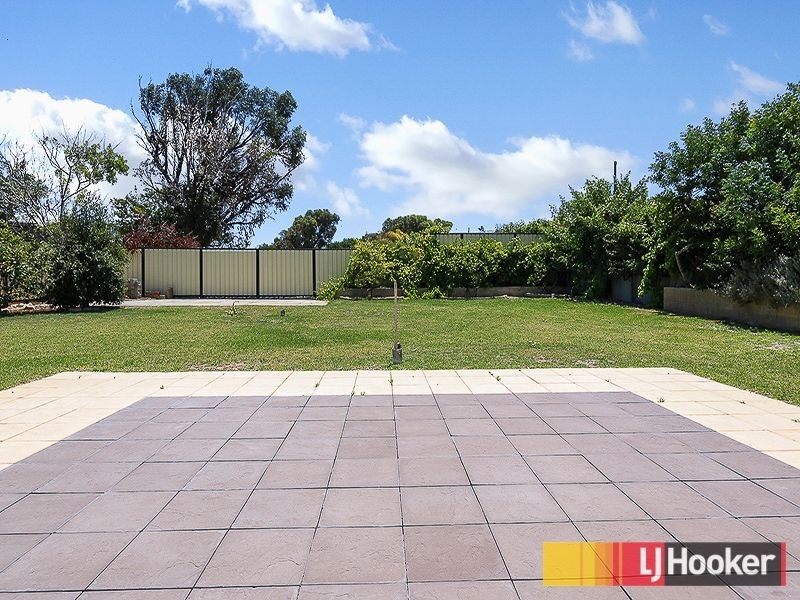 33 Blaxland Avenue, Two Rocks WA 6037