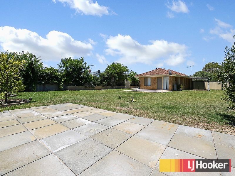 33 Blaxland Avenue, Two Rocks WA 6037