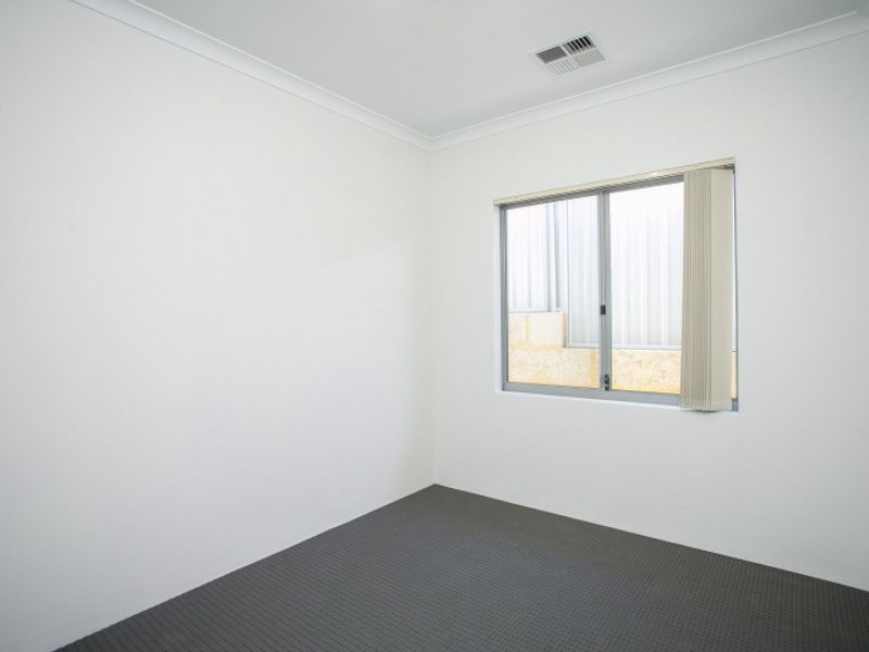 4 Boardwalk Street, Yanchep WA 6035