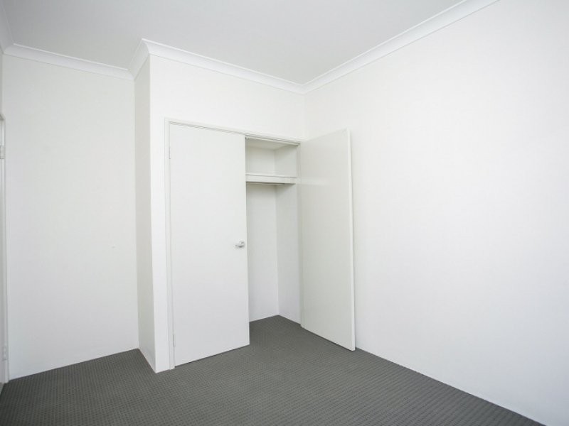 4 Boardwalk Street, Yanchep WA 6035