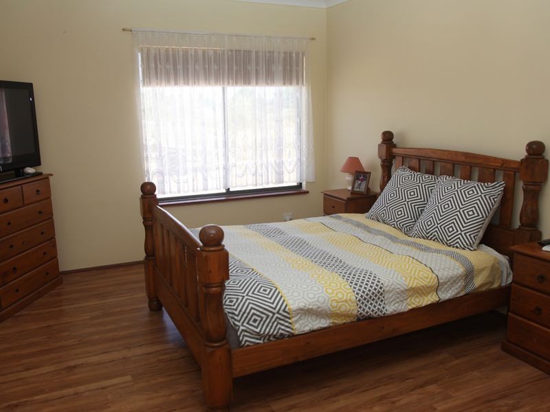 81 Paperbark Avenue, Wilbinga WA 6041