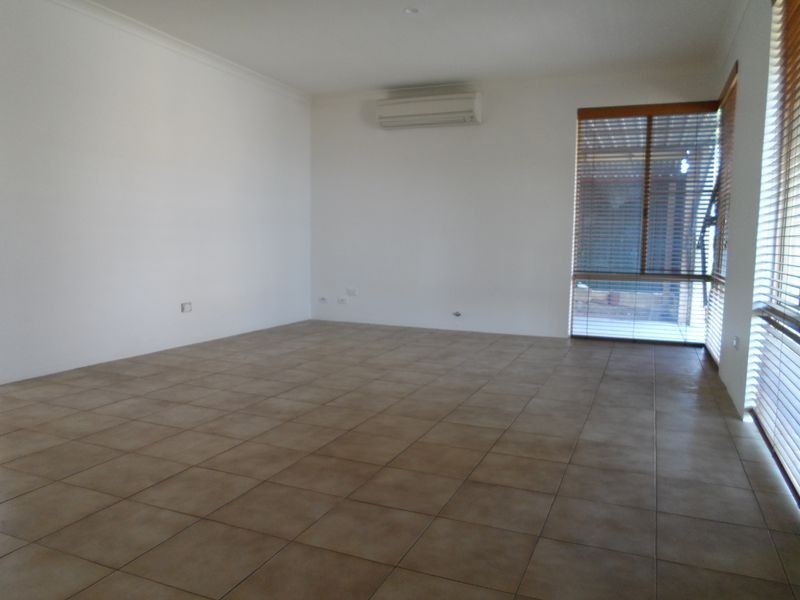 4 Valkyrie Place, Two Rocks WA 6037