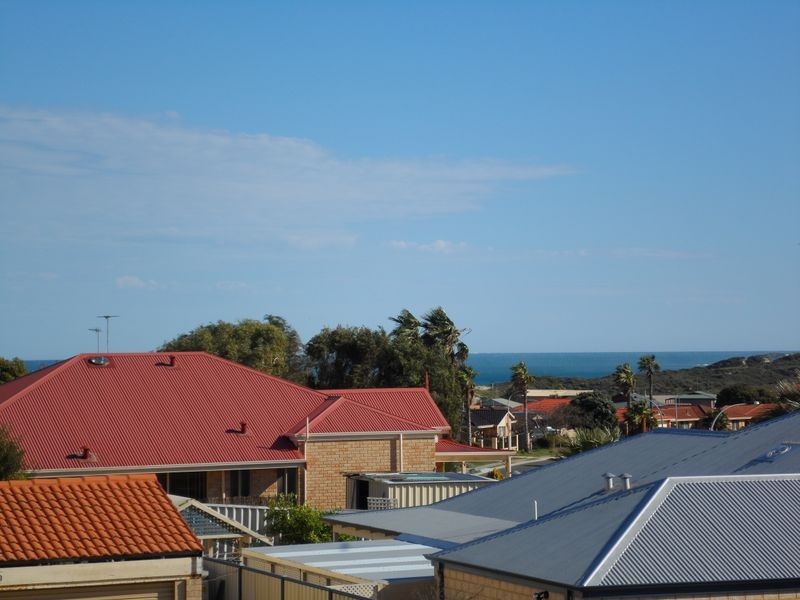 4 Valkyrie Place, Two Rocks WA 6037