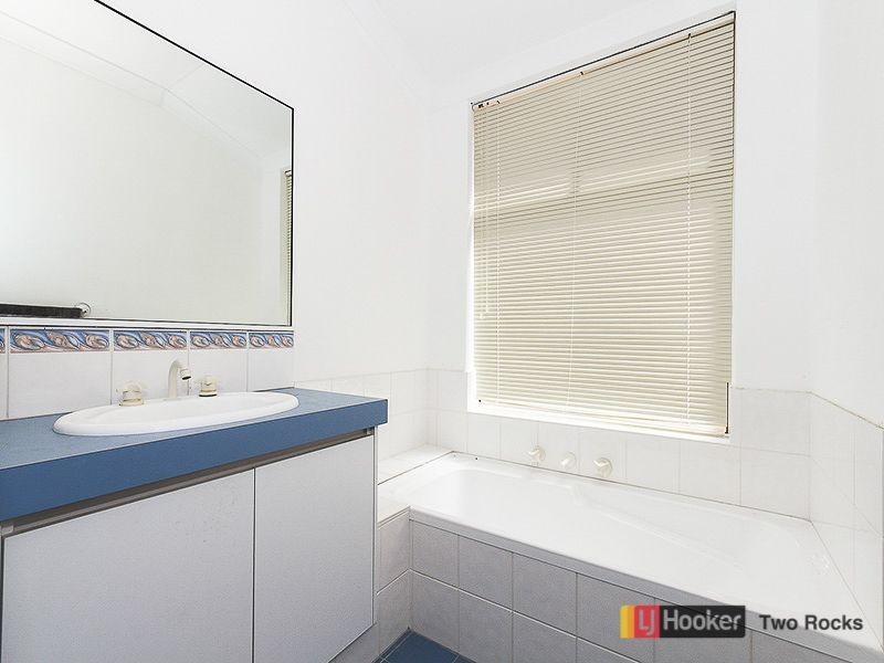 150 Lagoon Drive, Yanchep WA 6035