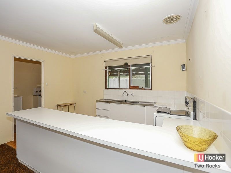 105 Whitfield Drive, Two Rocks WA 6037