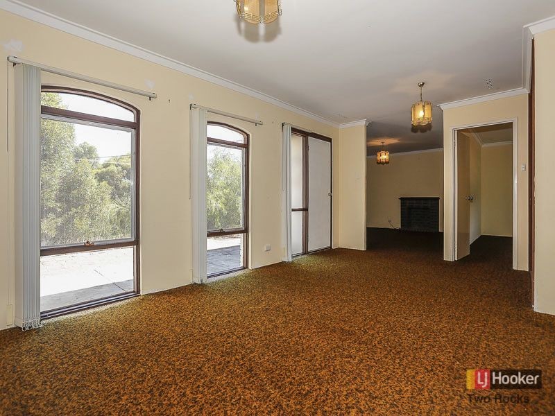 105 Whitfield Drive, Two Rocks WA 6037