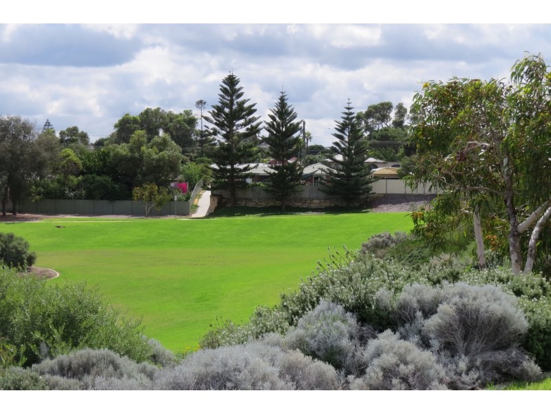 5 Abrolhos Close, Two Rocks WA 6037