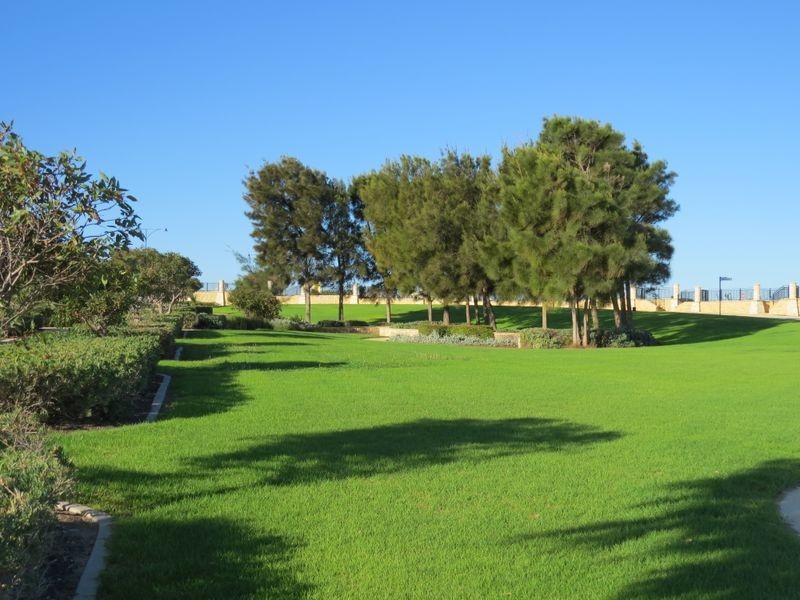 5 Abrolhos Close, Two Rocks WA 6037