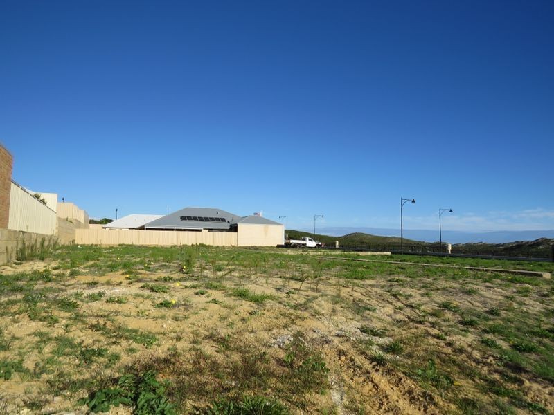 5 Abrolhos Close, Two Rocks WA 6037