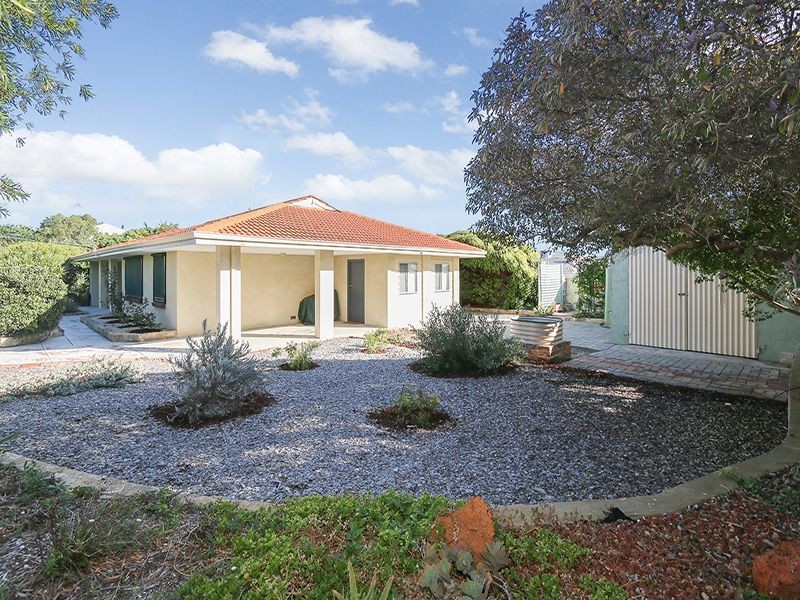 2 Charnwood Place, Two Rocks WA 6037