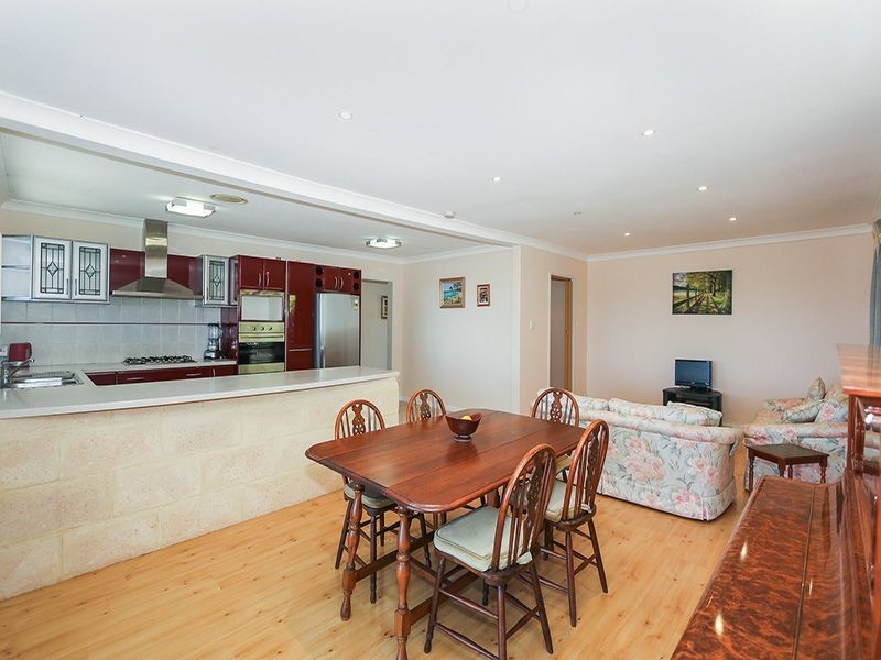 2 Charnwood Place, Two Rocks WA 6037