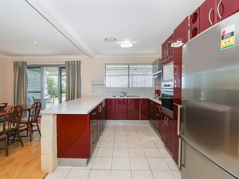 2 Charnwood Place, Two Rocks WA 6037