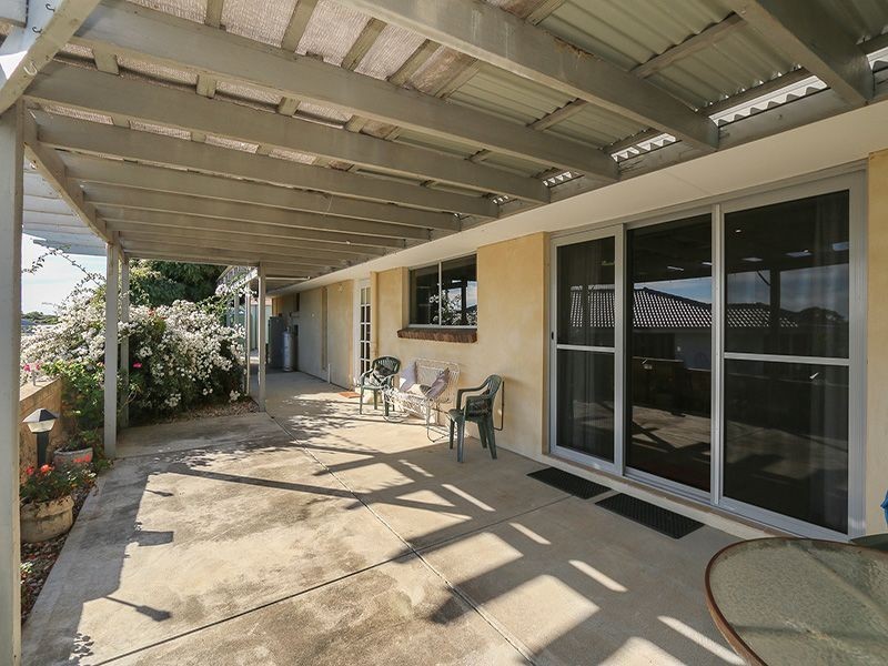 2 Charnwood Place, Two Rocks WA 6037