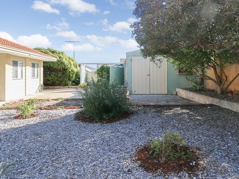 2 Charnwood Place, Two Rocks WA 6037
