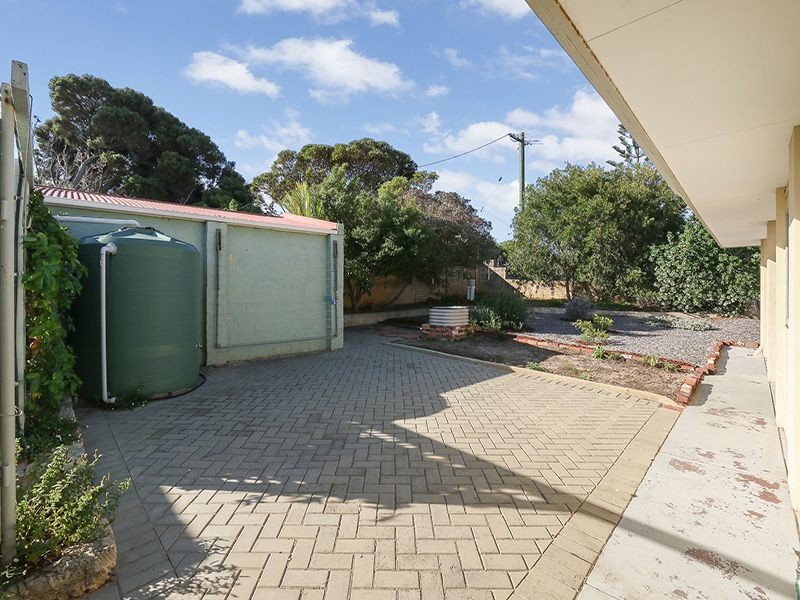 2 Charnwood Place, Two Rocks WA 6037