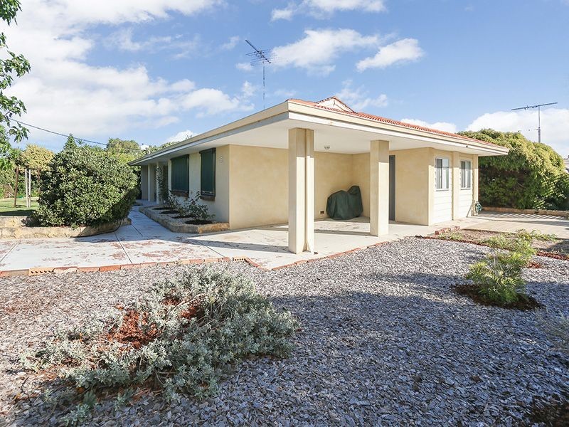 2 Charnwood Place, Two Rocks WA 6037