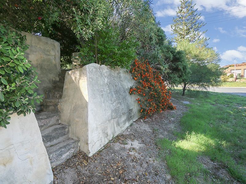 2 Charnwood Place, Two Rocks WA 6037