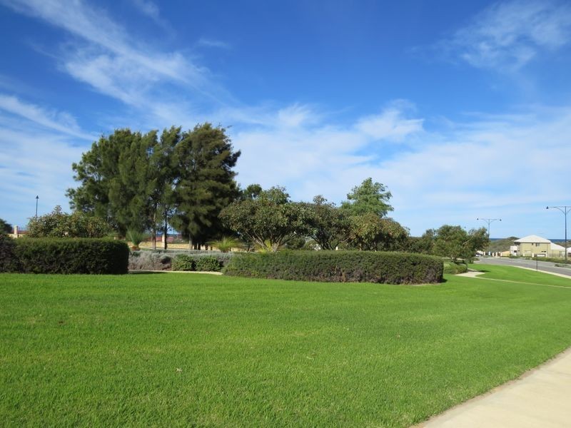 55 Montebello Boulevard, Two Rocks WA 6037