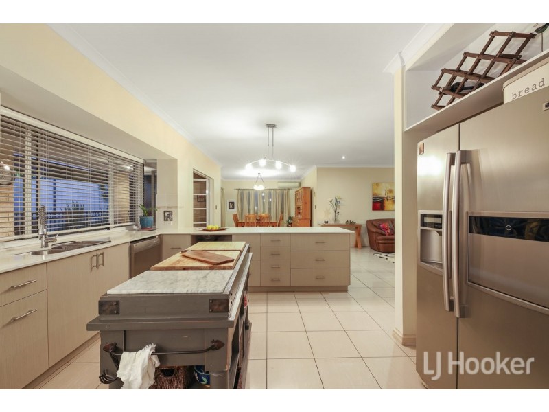 20 Lady Lindsay Cove, Yanchep WA 6035