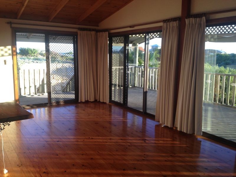 4 Hackney Way, Yanchep WA 6035