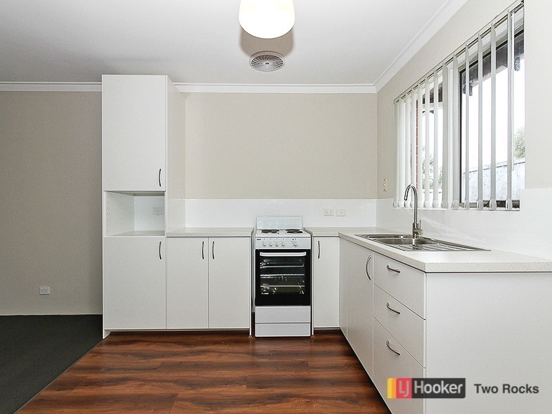 2 Fawkner Road, Two Rocks WA 6037