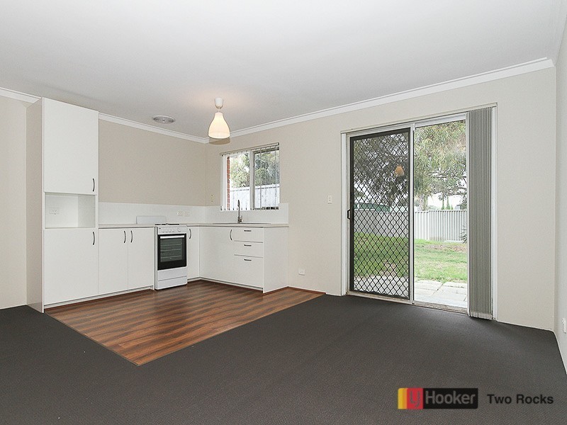 2 Fawkner Road, Two Rocks WA 6037