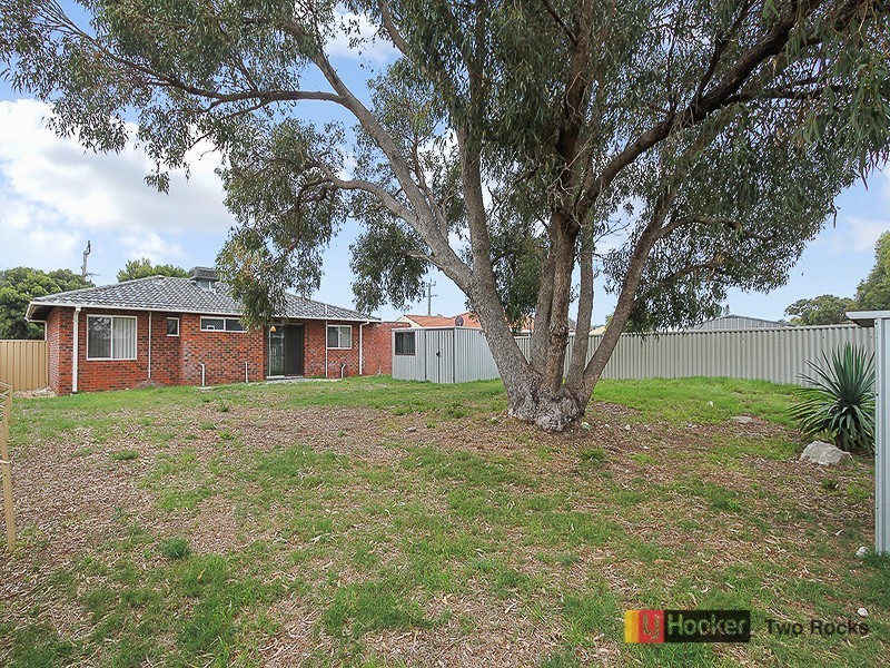 2 Fawkner Road, Two Rocks WA 6037