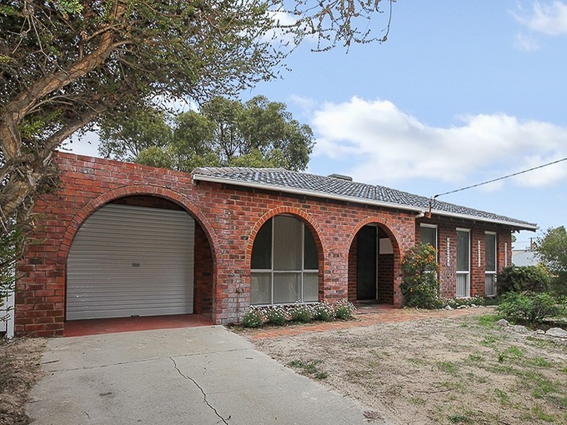 2 Fawkner Road, Two Rocks WA 6037