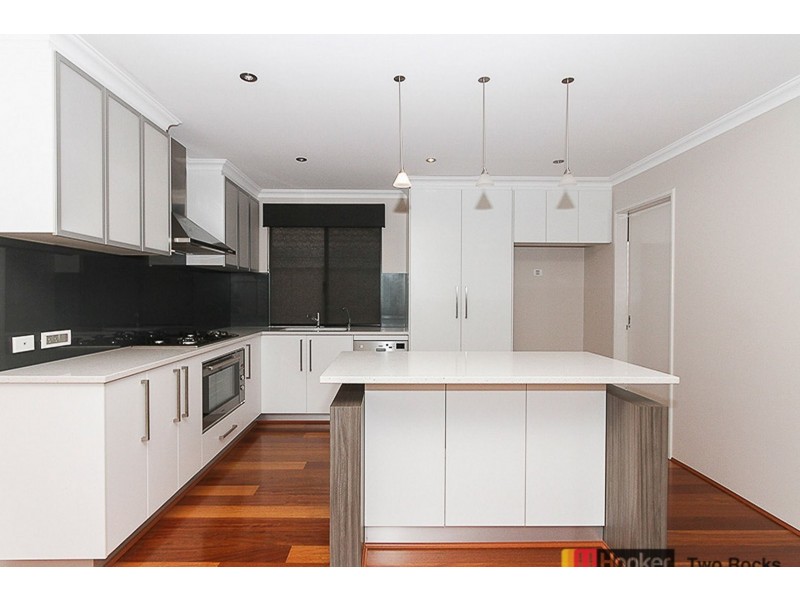 8 Kalbarri Ave, Yanchep WA 6035